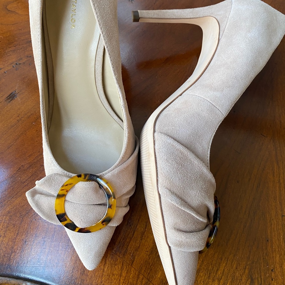 Ann Taylor Suede Pumps - size 10 NWOT